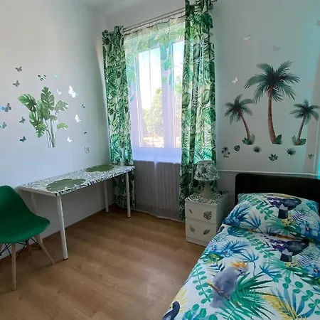Apartment Jungle *