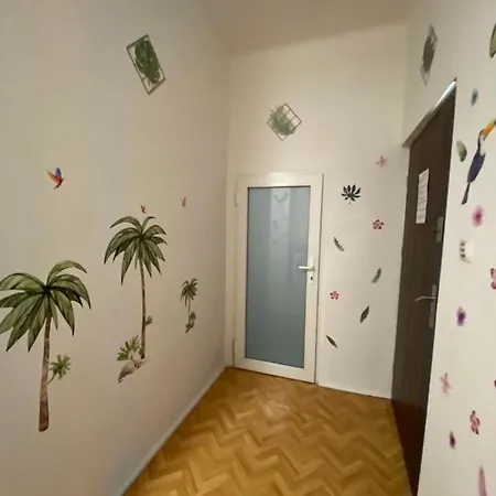 Apartment Jungle *
