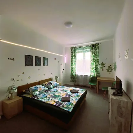Apartment Jungle *