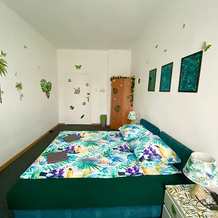 Apartment Jungle *